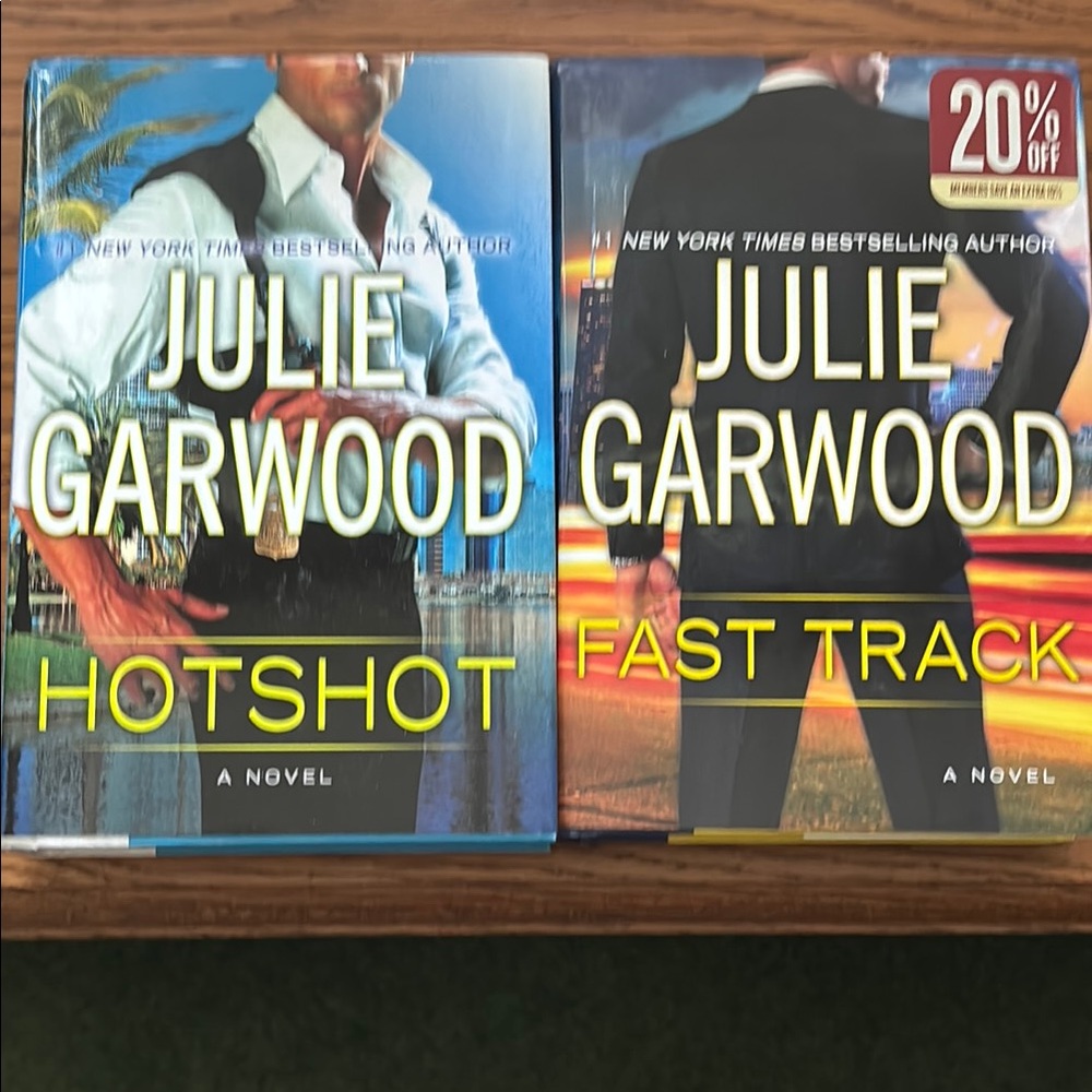 Julie Garwood Hardcover Novel Set - Hotshot & Fast Track